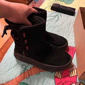 UGG classic boom ankle boots women size 5